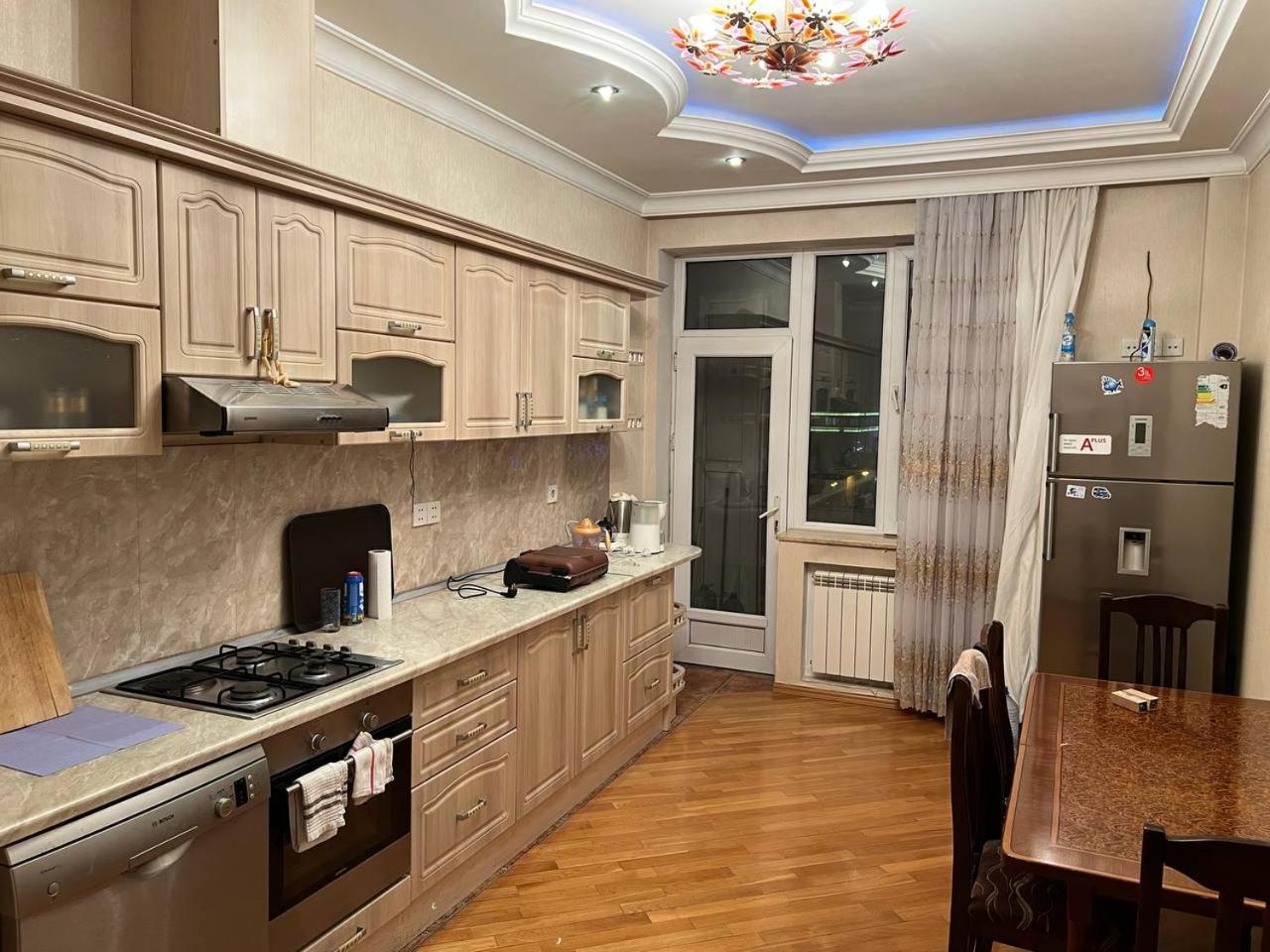 Апартаменты Sea View Couple Apartmant At Boulvard,Near Nizami Street Баку Экстерьер фото